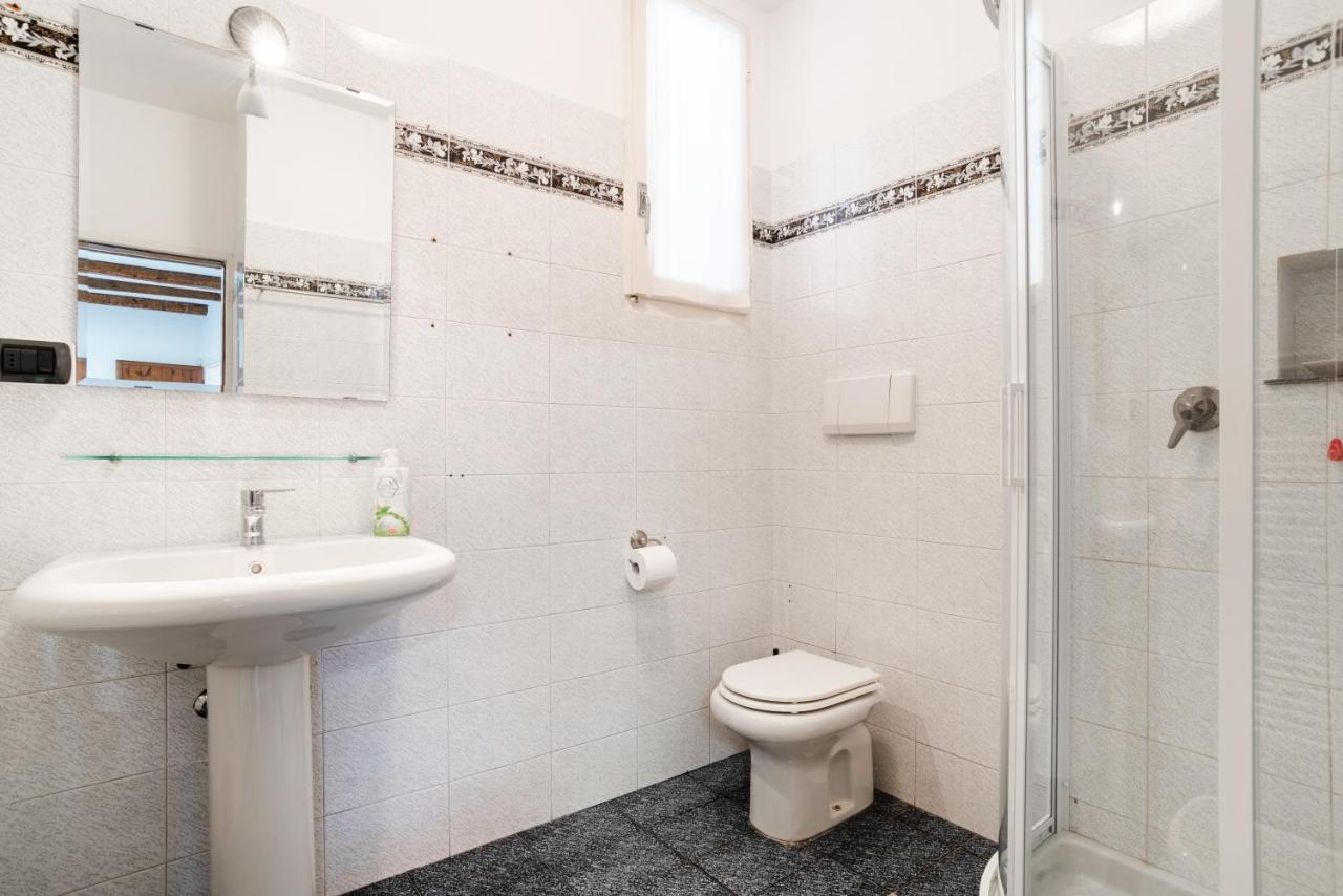 Limonta Lake View Apartment With Private Parking Extérieur photo